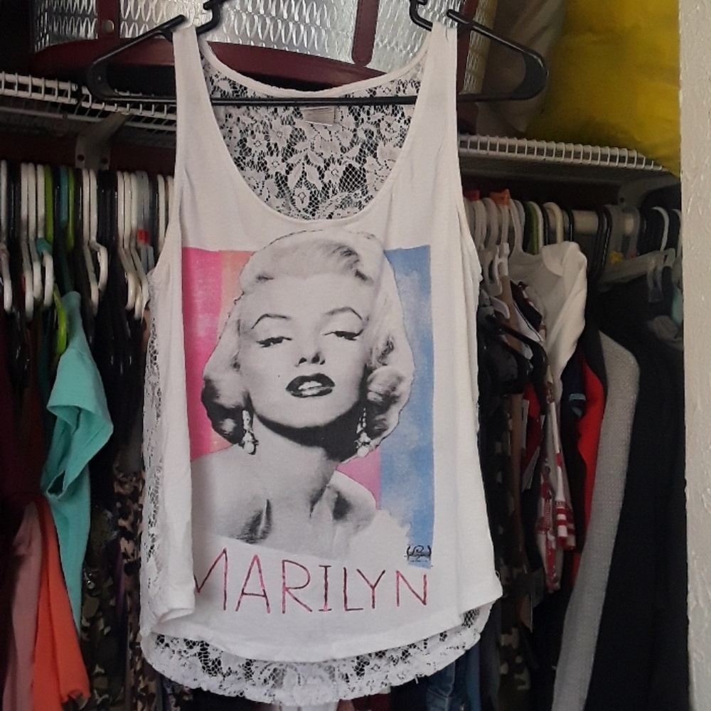 Marilyn top